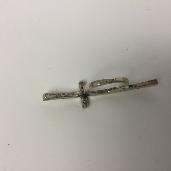 FOSSIL ANTIQUE SILVER SIDEWAYS CROSS RING 7 NWOT - Picture 6 of 7